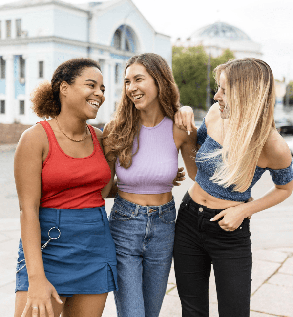 friends-wearing-casual-clothes-outdoors